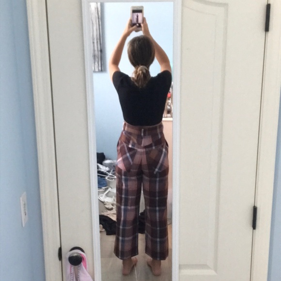 Bought for thanksgiving then COVID so didn’t wear - Picture 3 of 4